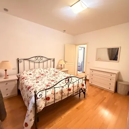 La Casa Delle Rose - In Centro Di Con Il Parcheggio Privato Ferienhaus *